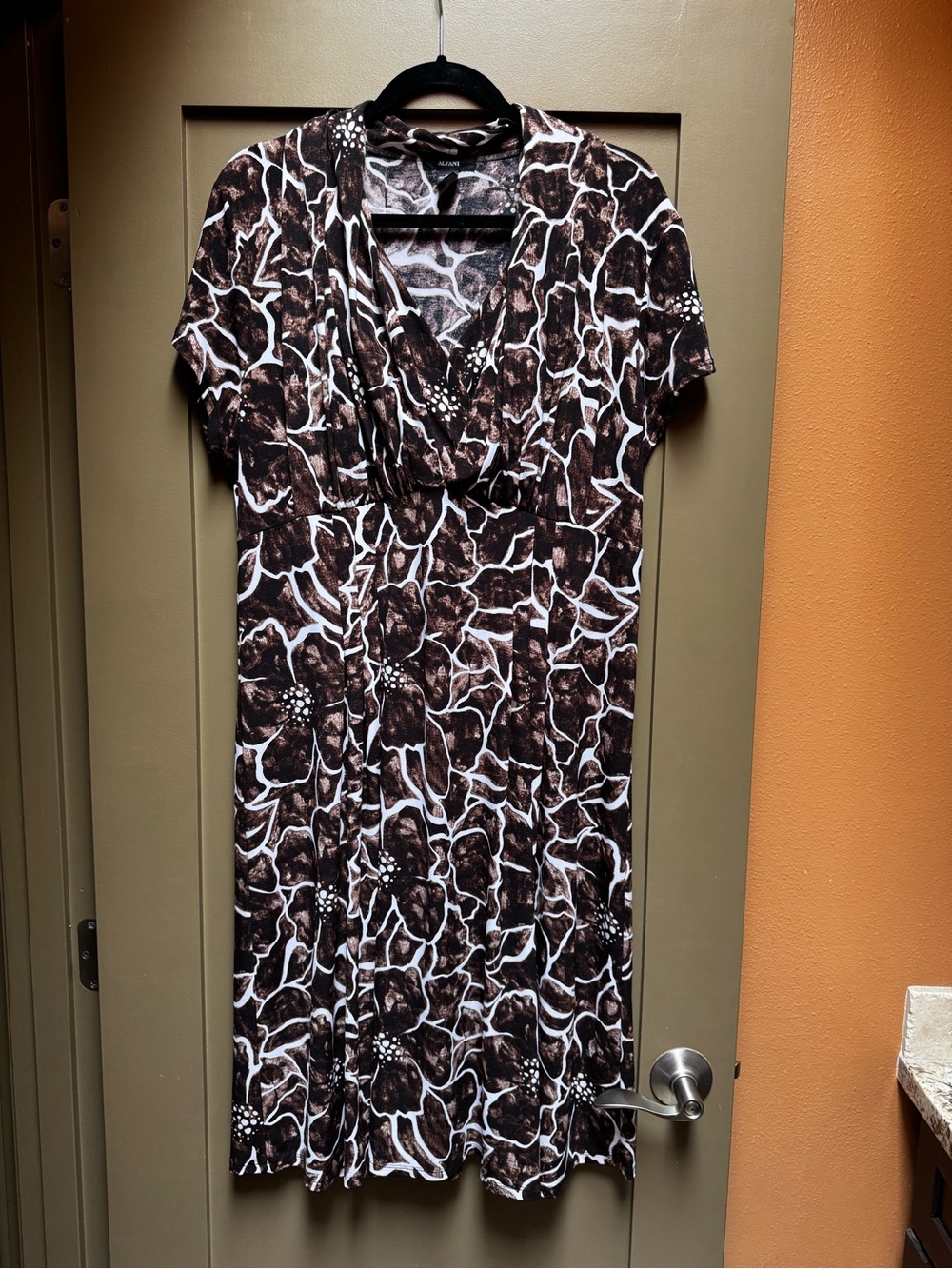 Alfani Brown and White Floral Dress XL